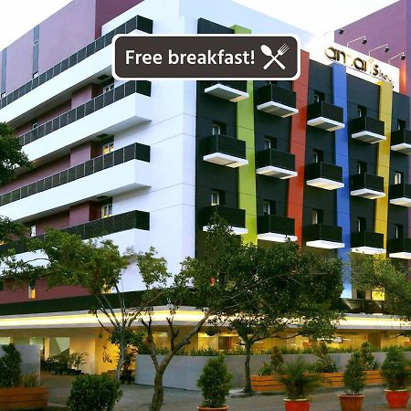Amaris Hotel Mangga Besar Jacarta Exterior foto